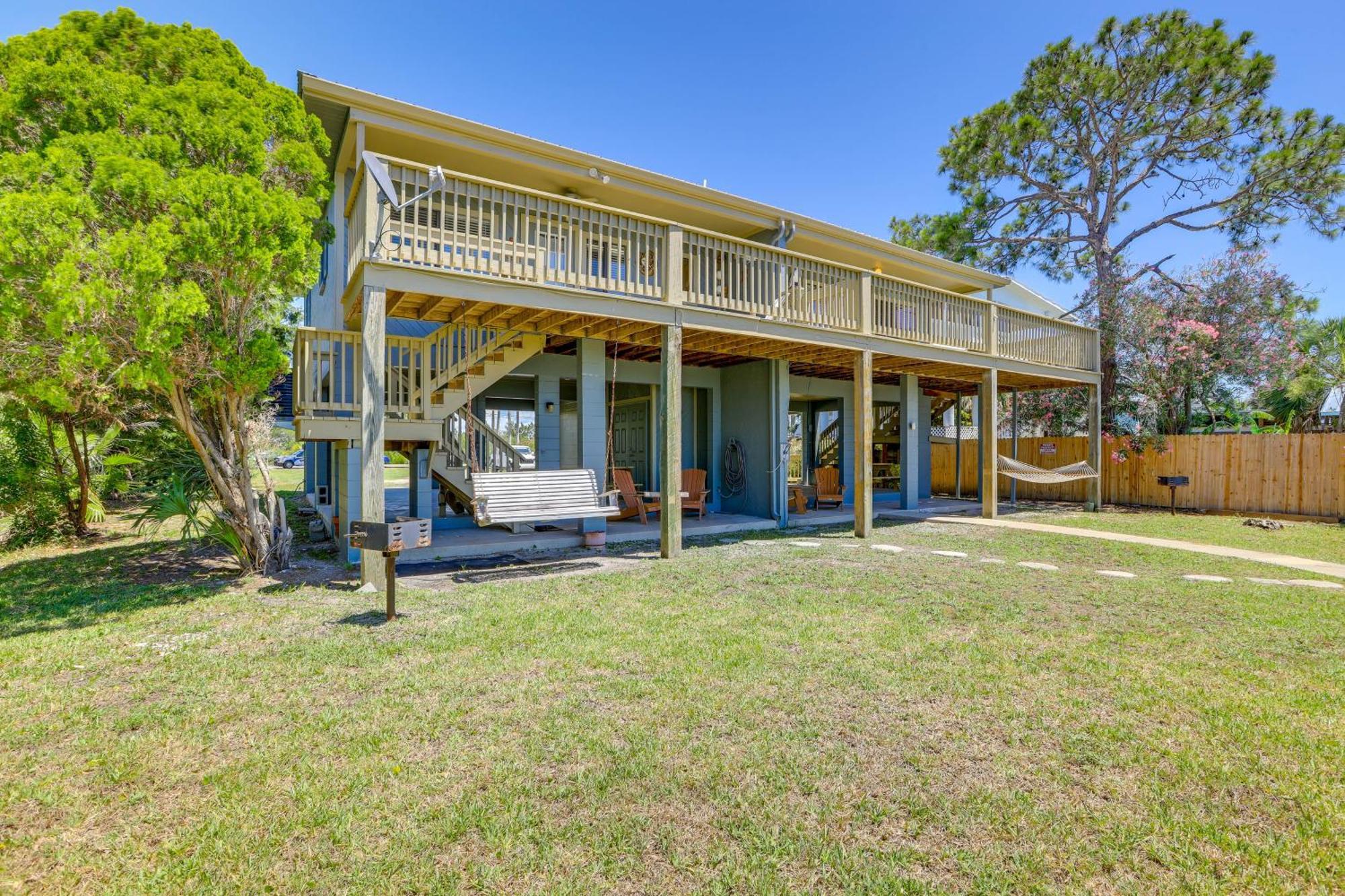 Waterfront Cedar Key Duplex Home Grill And Dock! Buitenkant foto