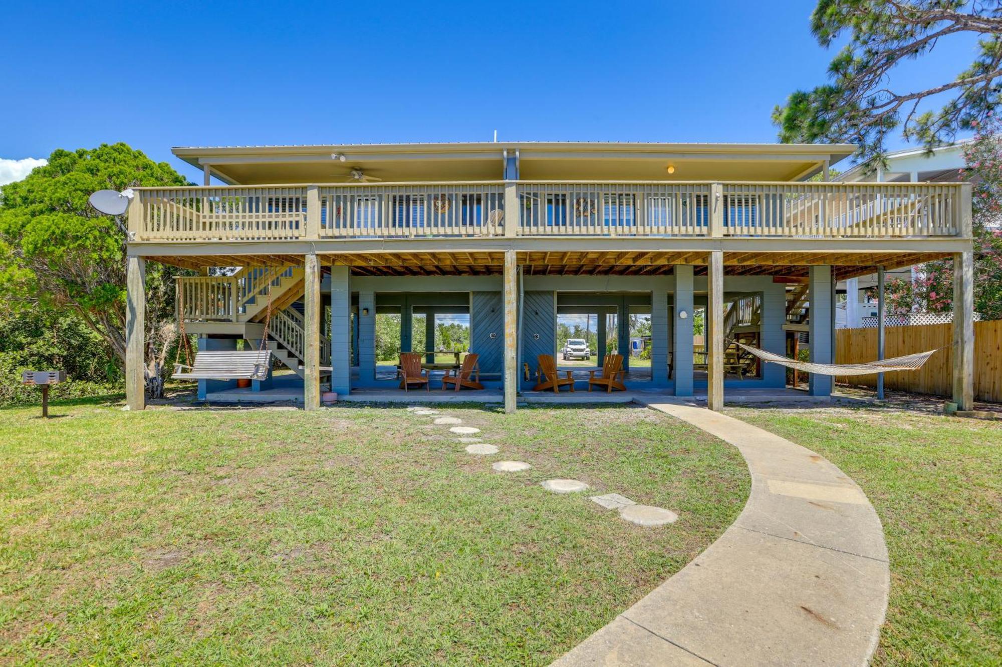 Waterfront Cedar Key Duplex Home Grill And Dock! Buitenkant foto